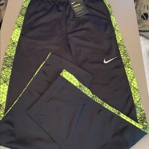 NWT Nike Therma Dri-fit Athletic Pants Boy’s Large